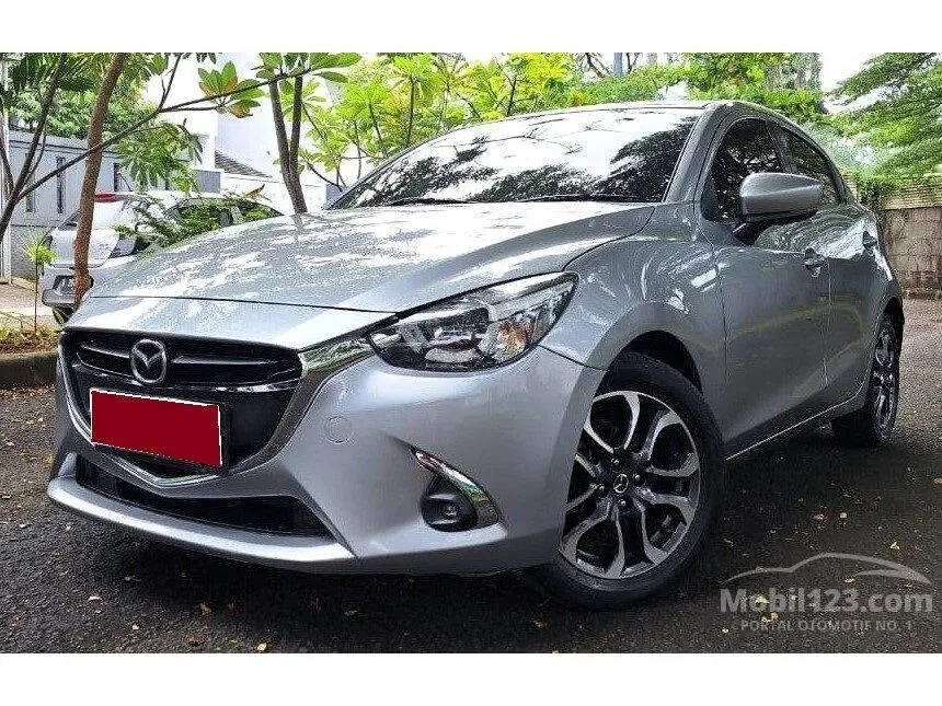Jual Mobil Mazda 2 2018 R 1.5 di Jawa Barat Automatic Hatchback Silver Rp 179.000.000