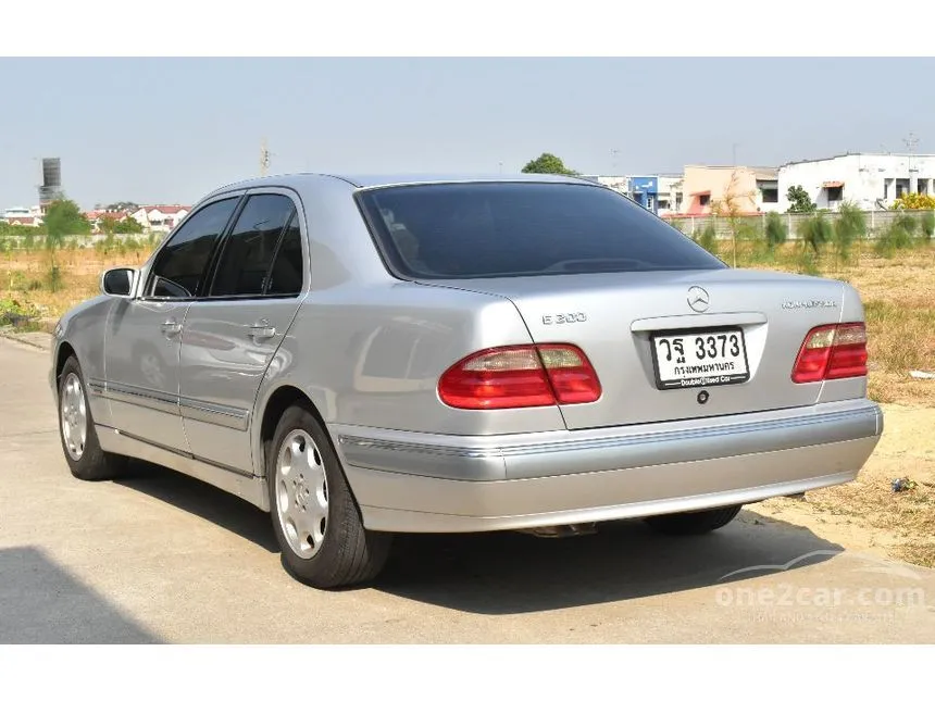 2003 Mercedes-Benz E200 Kompressor Classic Sedan