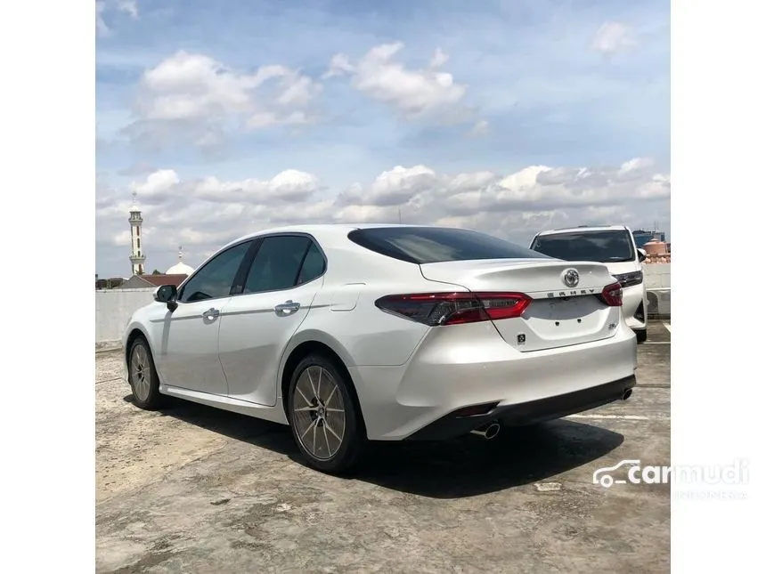 2024 Toyota Camry V Sedan