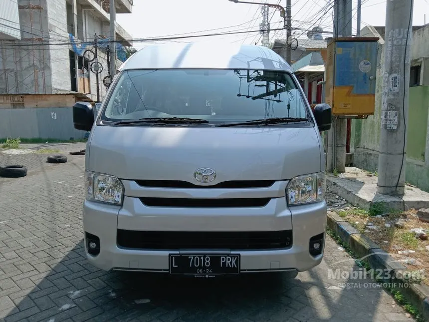 Jual Mobil Toyota Hiace 2024 Commuter 3.0 di Jawa Timur Manual Van Wagon Silver Rp 615.000.000