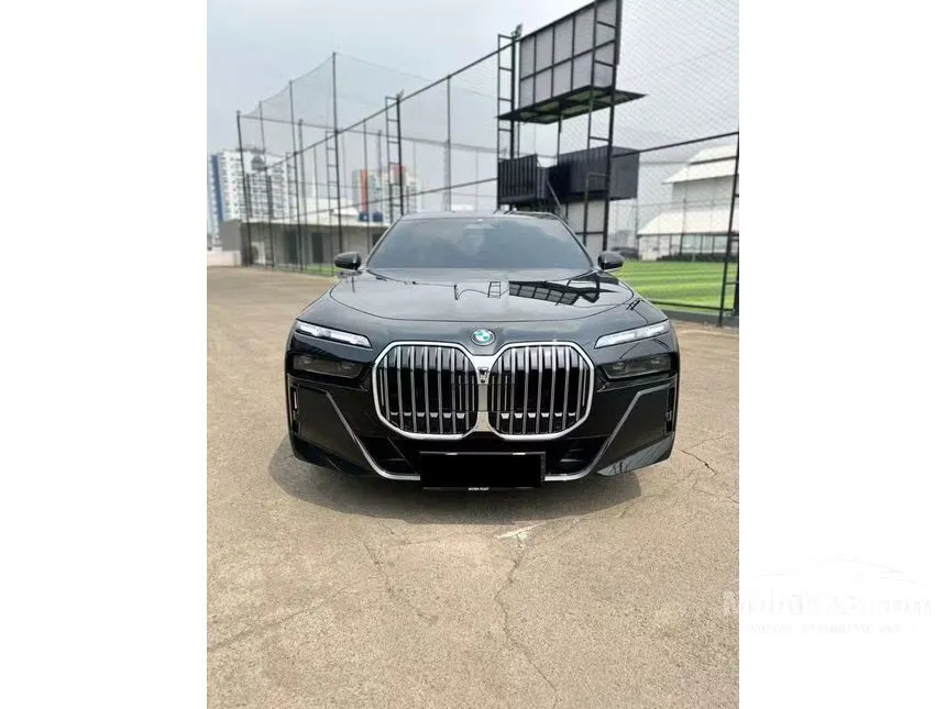 2024 BMW 735i M Sport Sedan