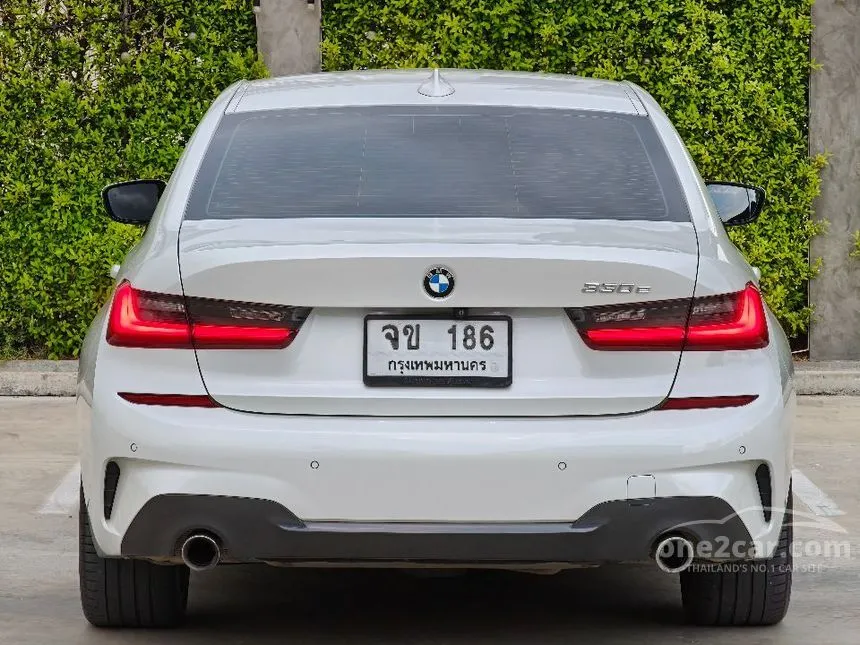 2021 BMW 330e M Sport Sedan