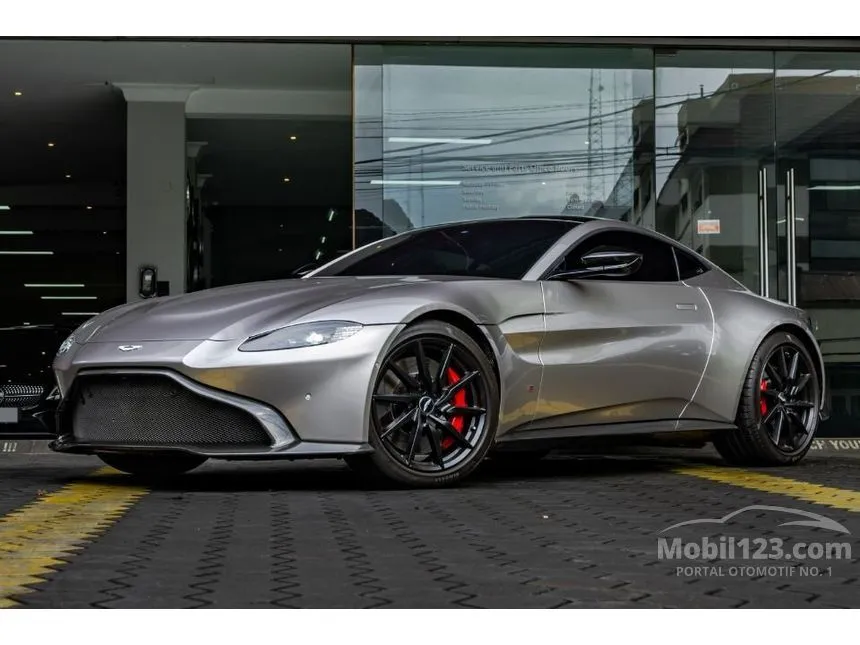 Jual Mobil Aston Martin Vantage 2019 4.0 di Banten Automatic Coupe Putih Rp 5.150.000.000