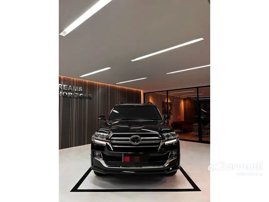 2019 Toyota Land Cruiser 200 VX-R SUV