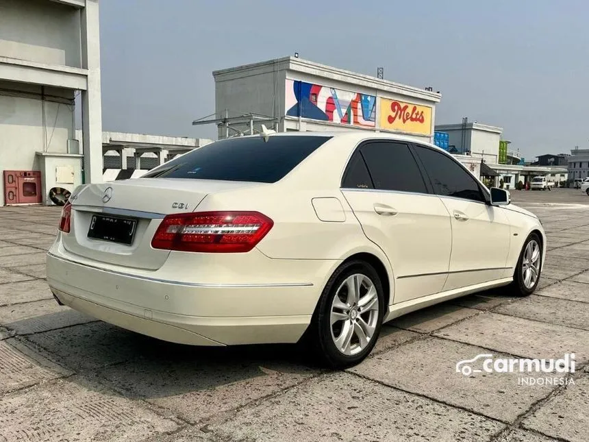 2011 Mercedes-Benz E250 CGI Avantgarde Sedan