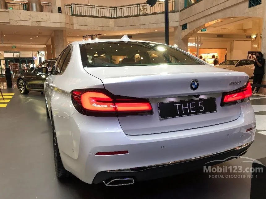 Jual Mobil BMW 530i 2022 Opulence 2.0 di DKI Jakarta Automatic Sedan ...