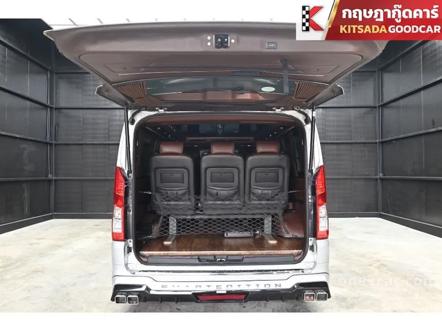 2020 Toyota HIACE GL Van