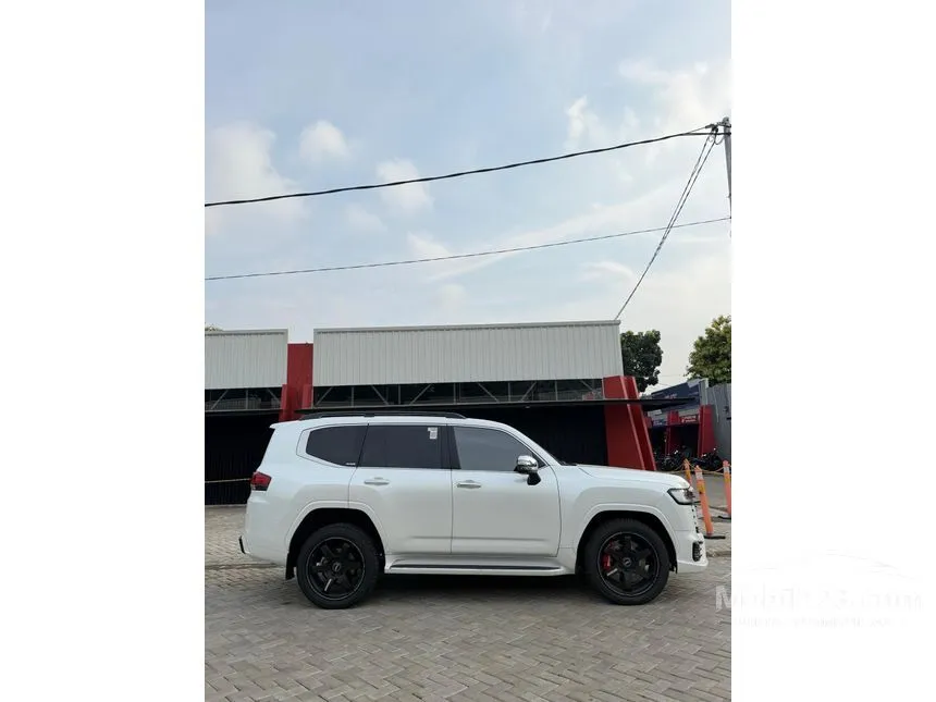 2023 Toyota Land Cruiser 300 VX-R SUV