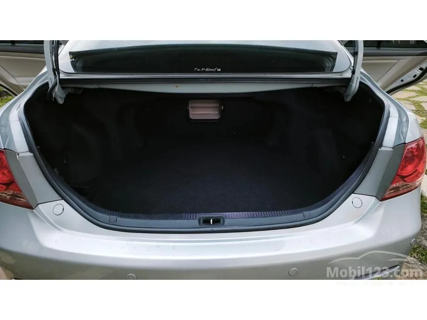 2008 Toyota Camry V Sedan