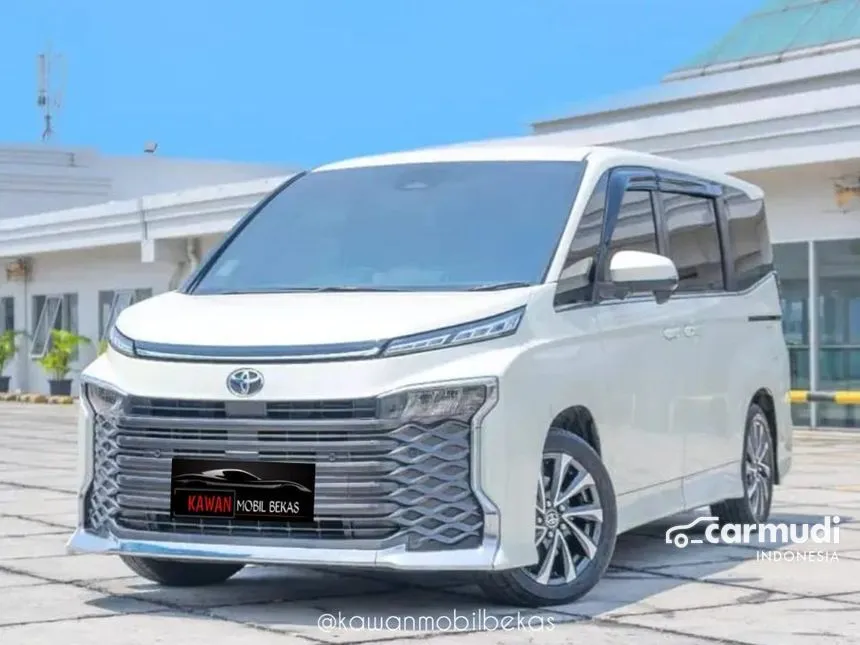 2022 Toyota Voxy Van Wagon