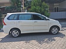 total dp 17jt 2014 Toyota Avanza 1.5 Veloz MPV