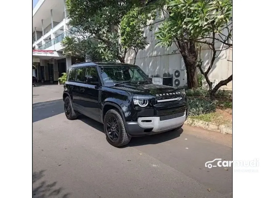 Jual Mobil Land Rover Defender 2024 110 P300 Explorer Package HSE 2.0 di DKI Jakarta Automatic SUV Hitam Rp 3.050.000.000