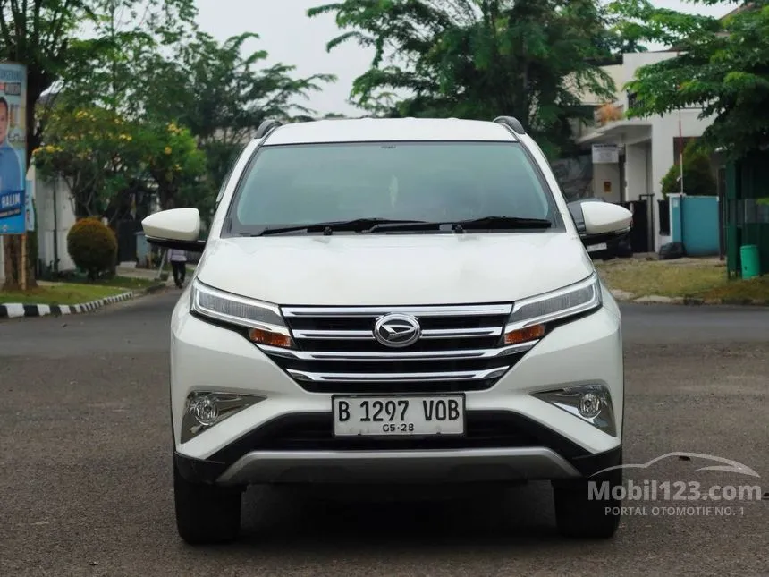 Jual Mobil Daihatsu Terios 2018 R 1.5 di Banten Automatic SUV Putih Rp 175.000.000