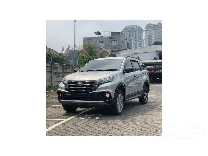 Jual Mobil Toyota Rush 2025 GR Sport 1.5 di DKI Jakarta Manual SUV Silver Rp 273.700.000