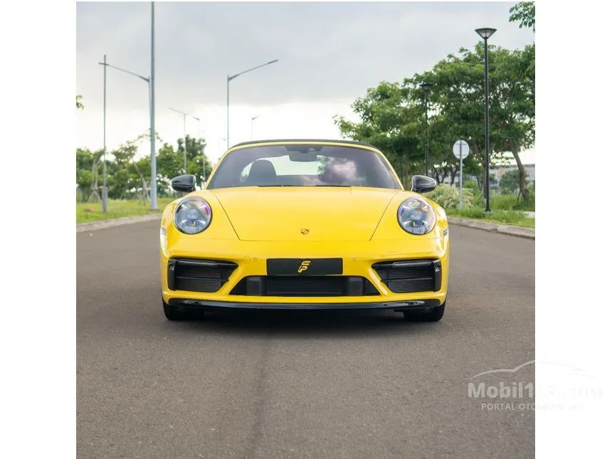 Jual Mobil Porsche 911 2023 Targa 4 GTS 3.0 di Banten Automatic Coupe Kuning Rp 4.750.000.000