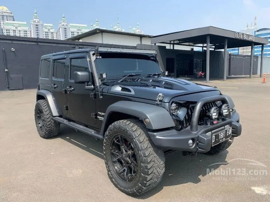 Jual Mobil Jeep Wrangler 2013 Rubicon 3.6 di DKI Jakarta Automatic SUV Hitam Rp 900.000.000