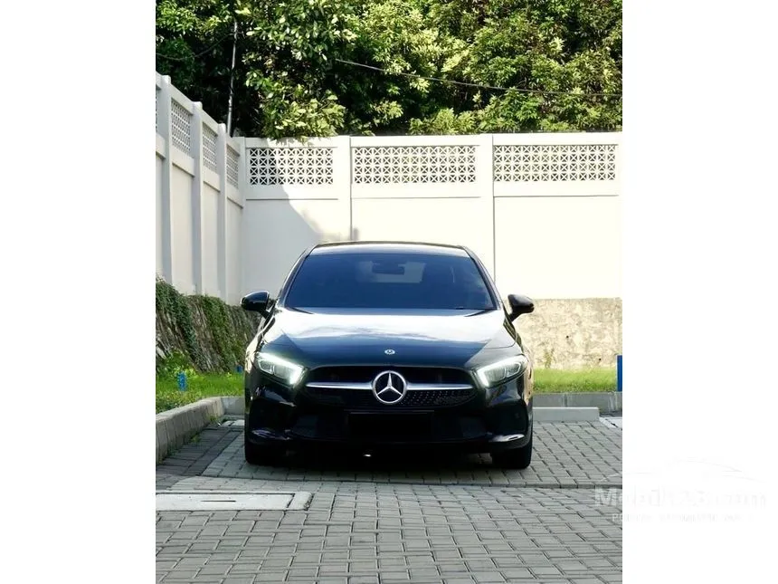 2022 Mercedes-Benz A200 progressive line Sedan