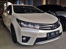 Toyota Corolla Altis 1.8 V 2014 Automatic , Likenew , White , good condition