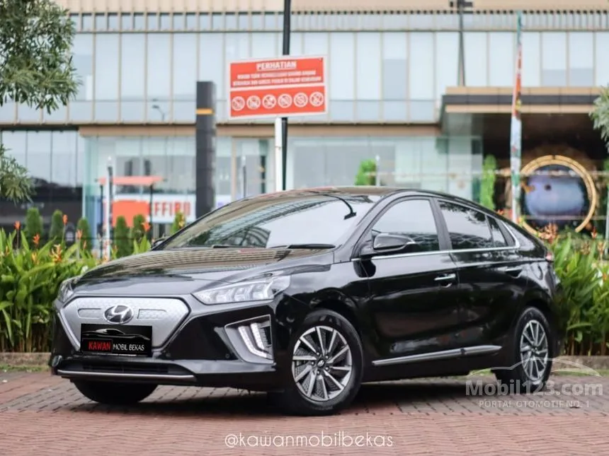 Jual Mobil Hyundai IONIQ 2021 Signature di Banten Automatic Coupe Hitam Rp 315.000.000