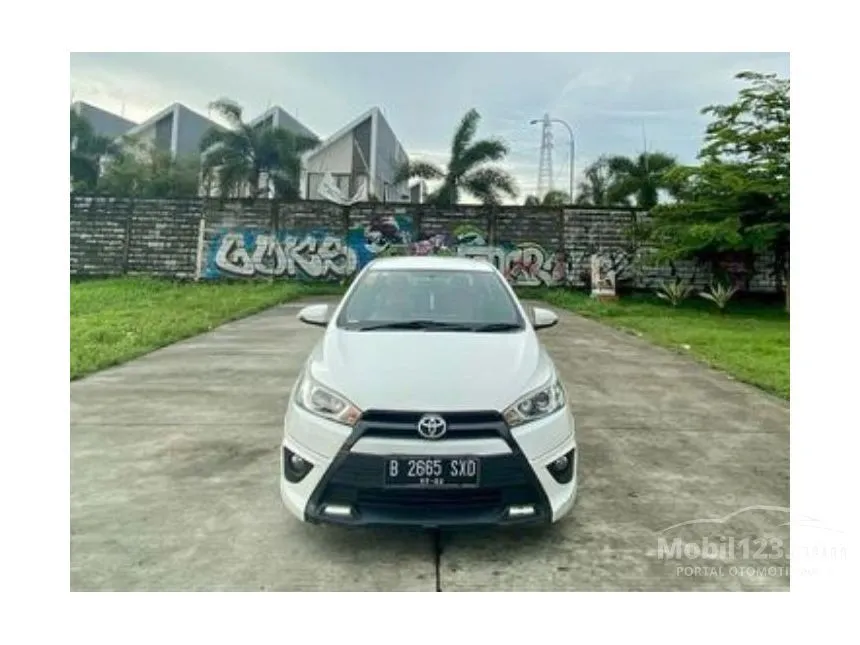 Jual Mobil Toyota Yaris 2015 TRD Sportivo 1.5 di Jawa Barat Automatic Hatchback Putih Rp 175.000.000