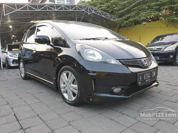 Honda Jazz RS Mobil bekas dijual di Jawa-tengah Indonesia 