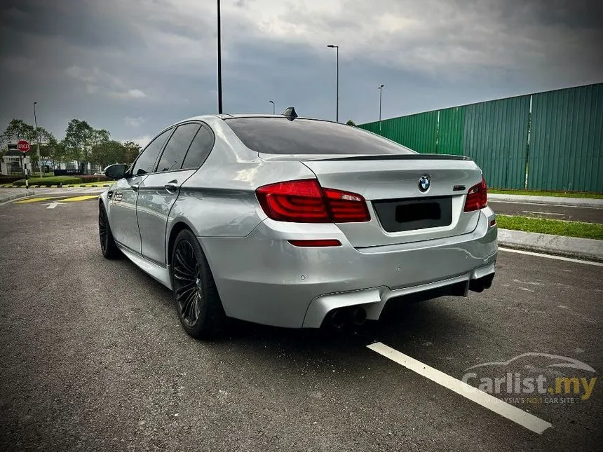 2011 BMW M5 Sedan