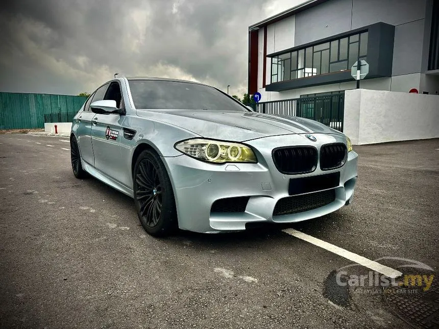 2011 BMW M5 Sedan