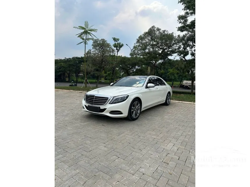 2015 Mercedes-Benz S400 Hybrid Sedan