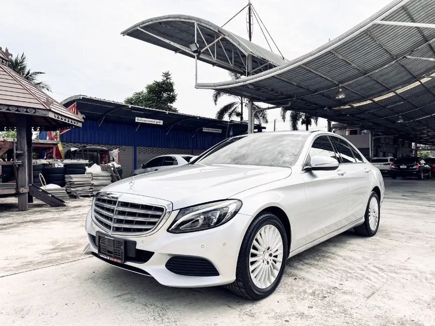 2015 Mercedes-Benz C180 Sedan