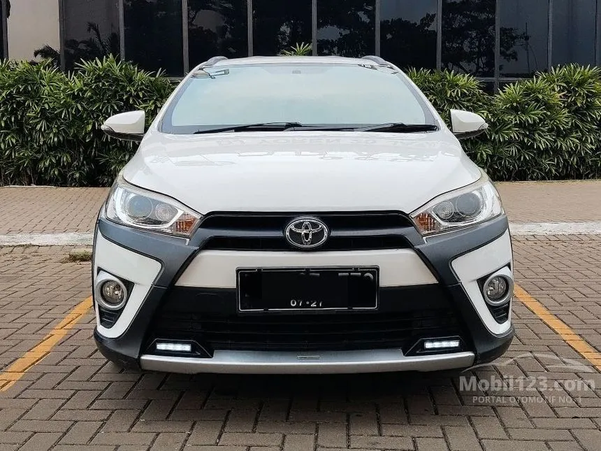 Jual Mobil Toyota Yaris 2017 TRD Sportivo Heykers 1.5 di Banten Automatic Hatchback Putih Rp 168.500.000