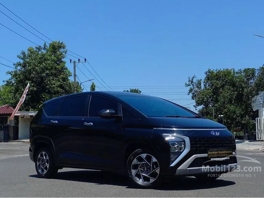 Jual Mobil Hyundai Stargazer 2022 Prime 1.5 di Jawa Timur Automatic MPV Hitam Rp 217.000.005