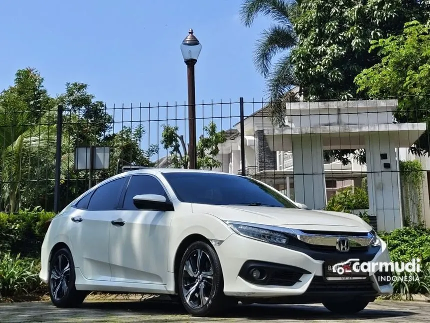 2018 Honda Civic ES Sedan