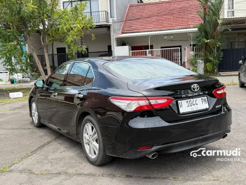 2019 Toyota Camry V Sedan