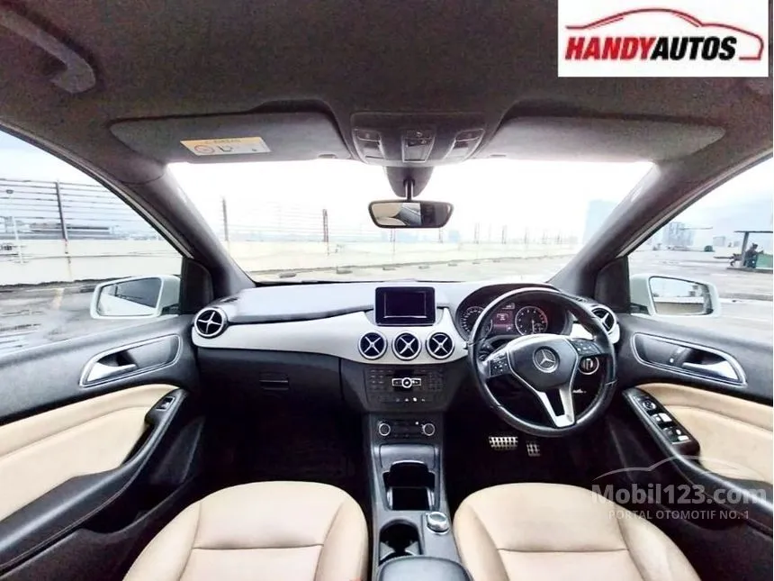 2013 Mercedes-Benz B200 Sport Hatchback