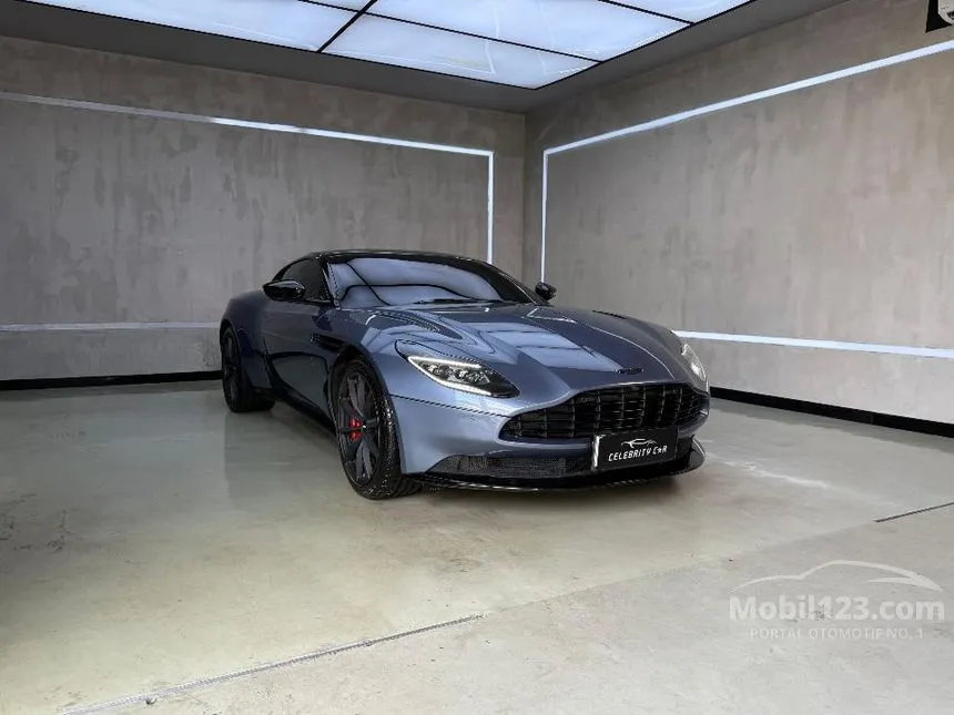 2022 Aston Martin DB11 V8 Coupe