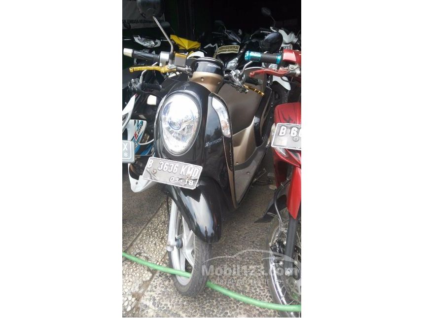 Jual Motor Honda Scoopy 2013  0 1 di DKI Jakarta Automatic 