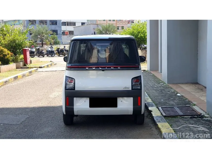 2022 Wuling Air EV Standard Range Hatchback