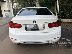 2013 BMW 320i 2.0 Luxury Sedan