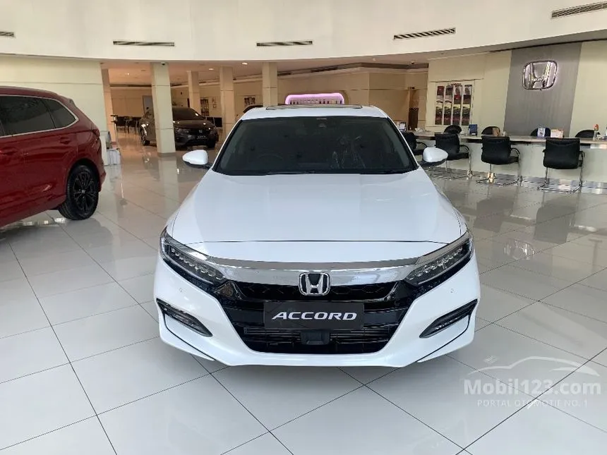 Jual Mobil Honda Accord 2023 1.5 di Jawa Timur Automatic Sedan Putih Rp 701.800.000