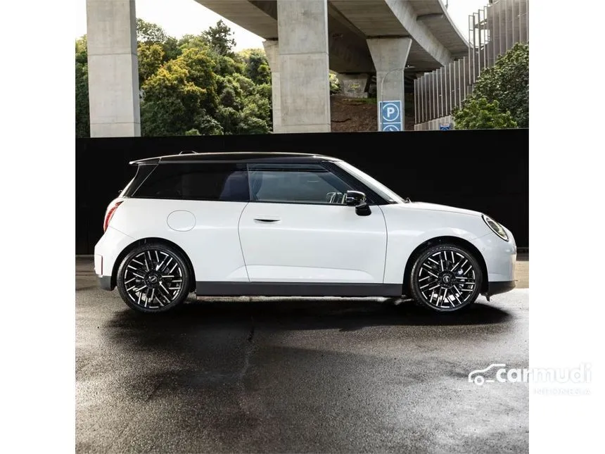 2024 MINI Cooper Cooper SE Hatchback