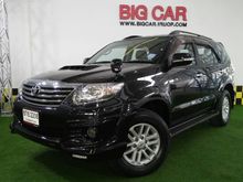 2011 Toyota Fortuner 3.0 (ปี 12-15) V Wagon AT