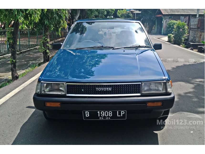 1987 Toyota Corolla Sedan