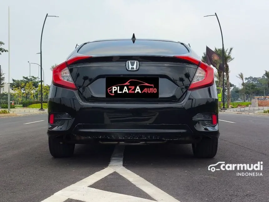 2018 Honda Civic ES Sedan