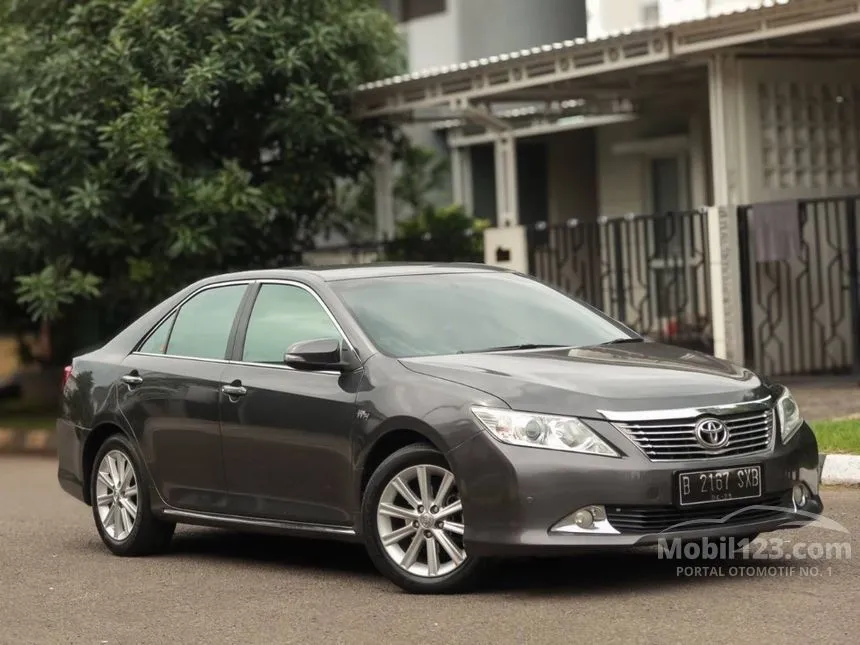 Jual Mobil Toyota Camry 2014 V 2.5 di DKI Jakarta Automatic Sedan Abu