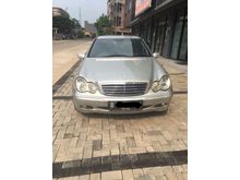 2002 Mercedes-Benz C200 2.0 Classic Sedan