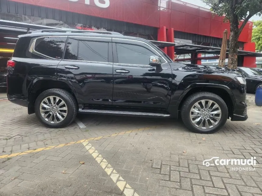 2023 Toyota Land Cruiser 300 VX-R (Premium Colour) SUV