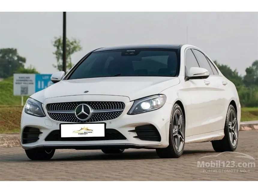 2019 Mercedes-Benz C300 AMG Line Sedan
