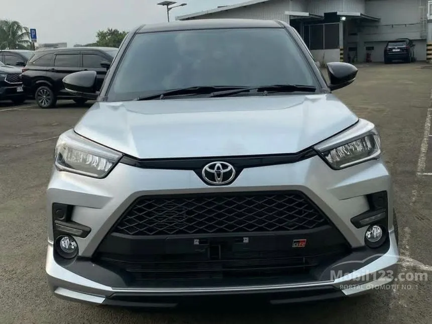 Jual Mobil Toyota Raize 2025 GR Sport (2 Tone) 1.0 di Banten Automatic SUV Silver Rp 201.000.000