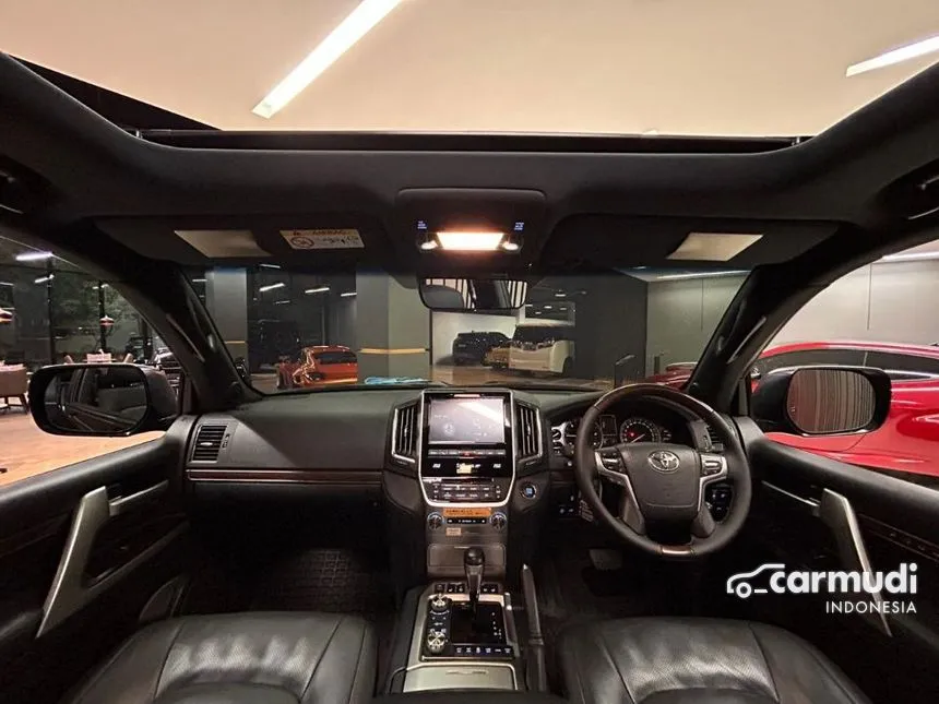 2019 Toyota Land Cruiser 200 VX-R SUV