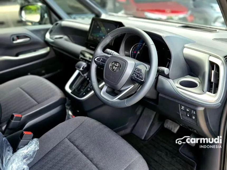 2025 Toyota Voxy (Premium Color) MPV